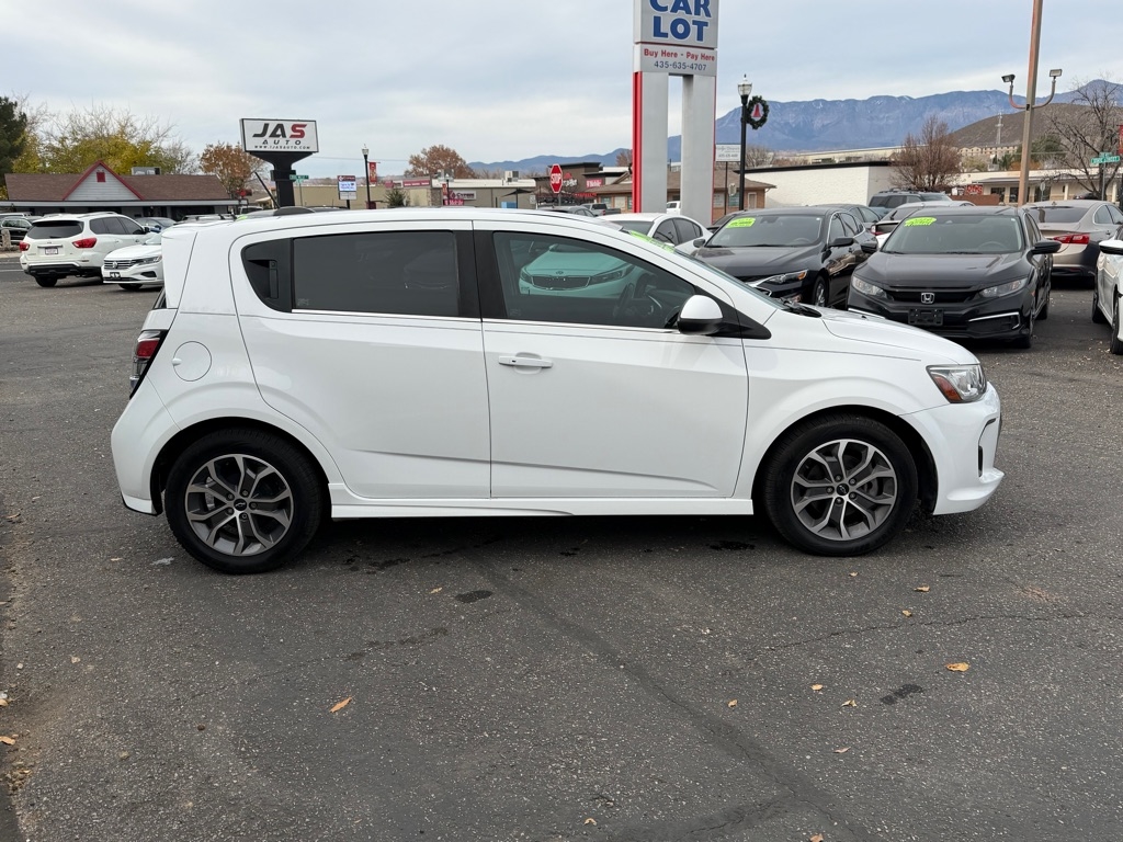 Chevrolet Sonic LT Manual 5-Door 2018