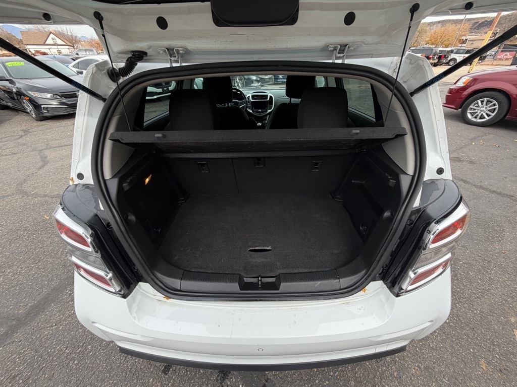 Chevrolet Sonic LT Manual 5-Door 2018