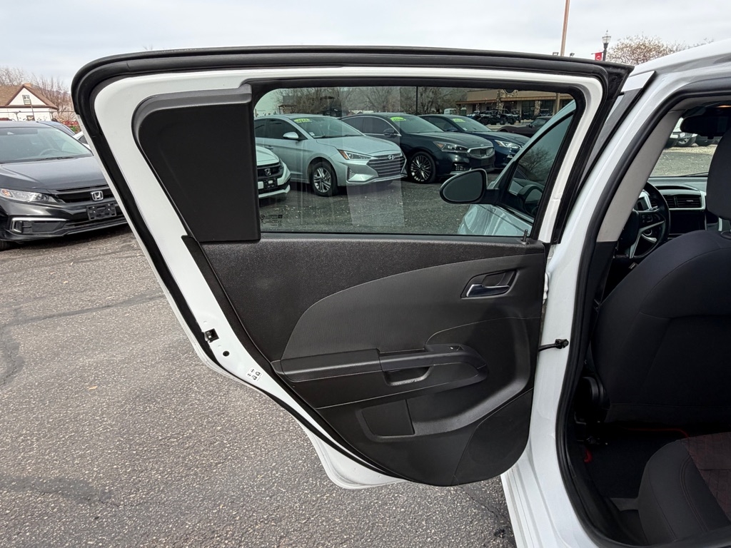 Chevrolet Sonic LT Manual 5-Door 2018