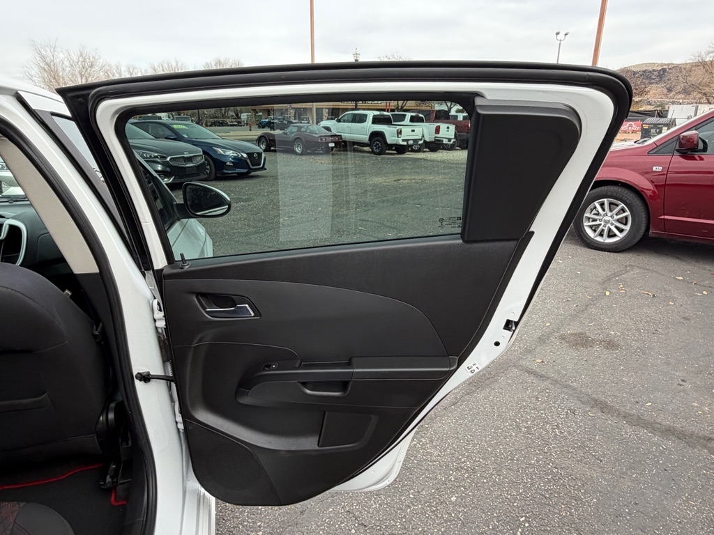 Chevrolet Sonic LT Manual 5-Door 2018