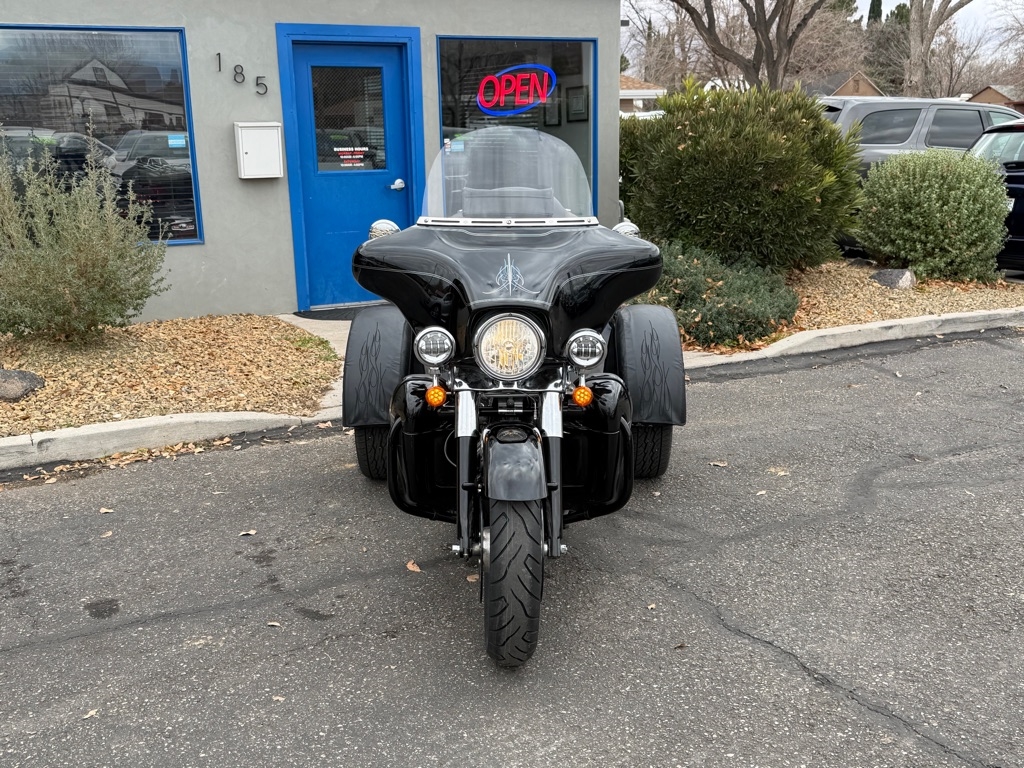 Harley-Davidson FLHTCUTG  2013