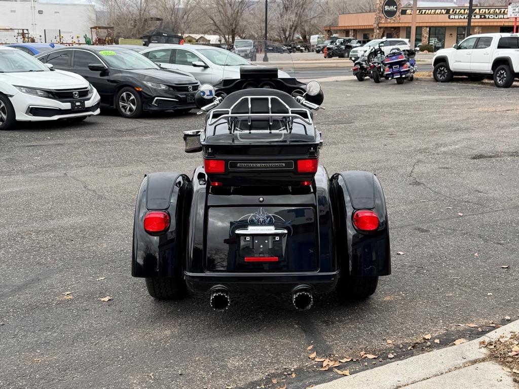 Harley-Davidson FLHTCUTG  2013