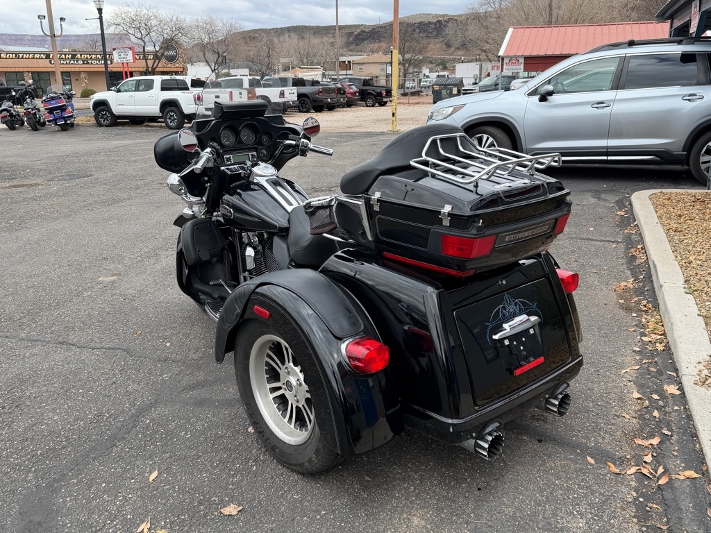 Harley-Davidson FLHTCUTG  2013