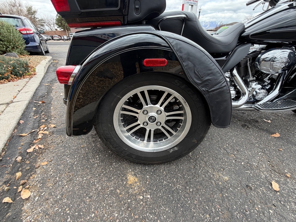 Harley-Davidson FLHTCUTG  2013