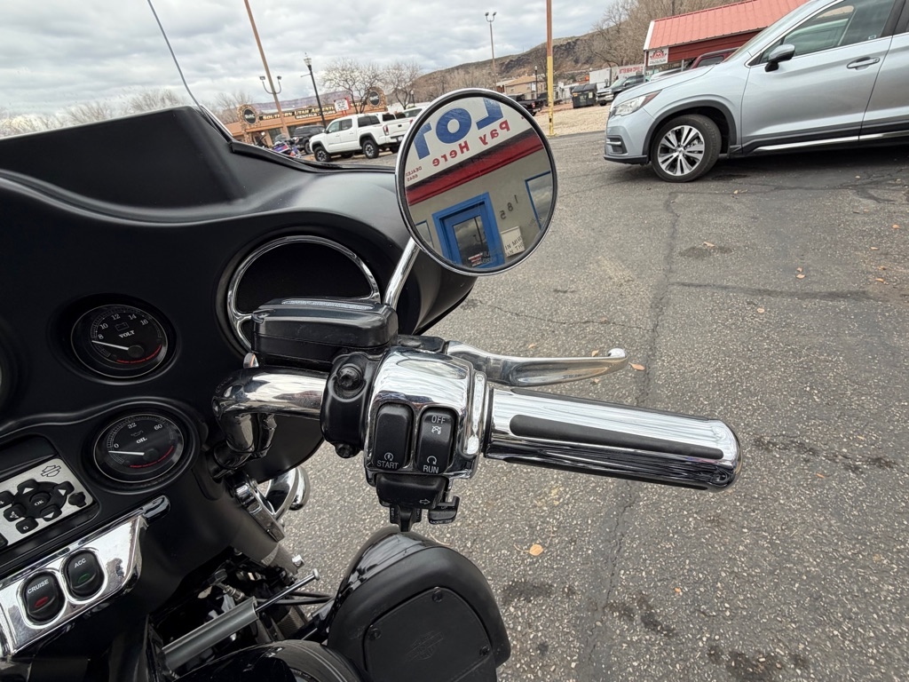 Harley-Davidson FLHTCUTG  2013