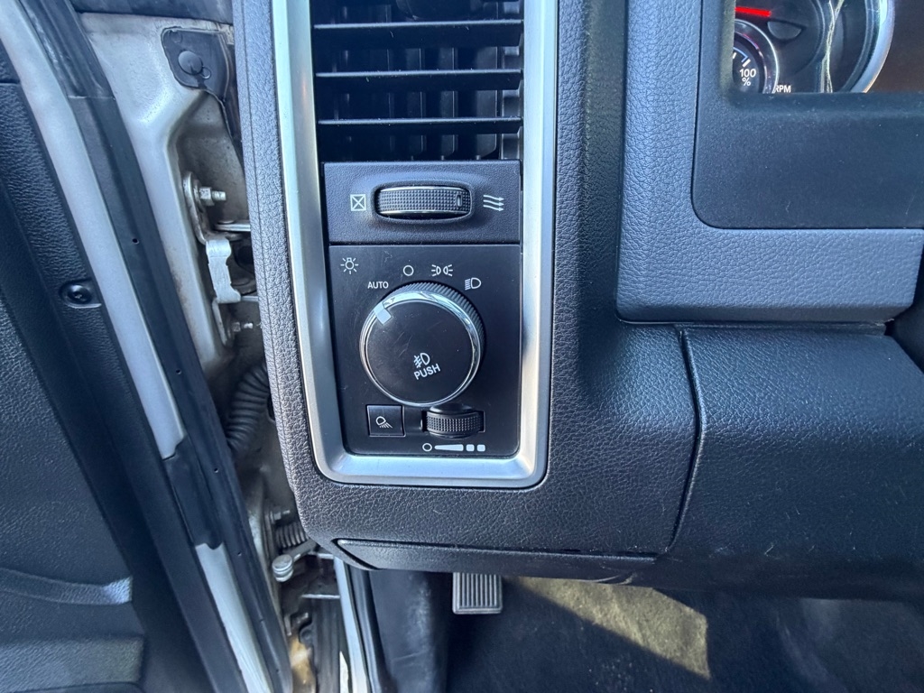 RAM 2500 SLT Crew Cab SWB 4WD 2016