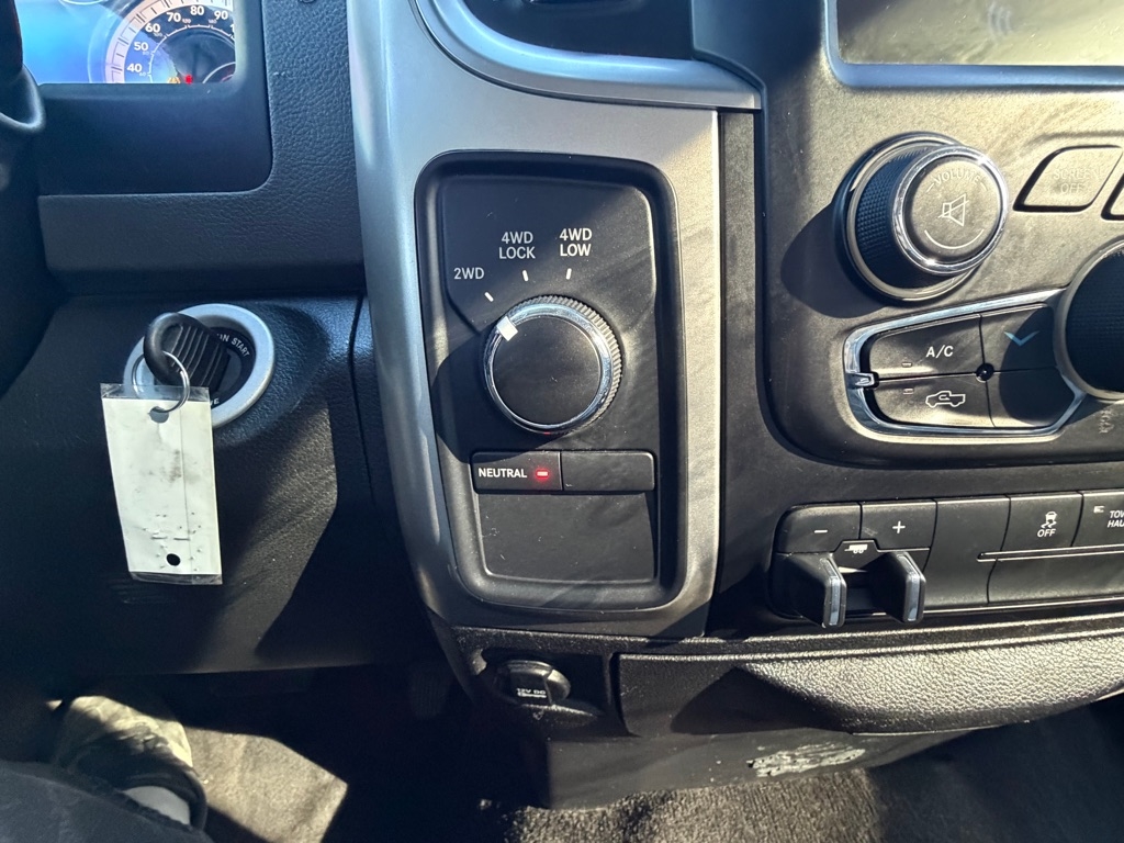 RAM 2500 SLT Crew Cab SWB 4WD 2016