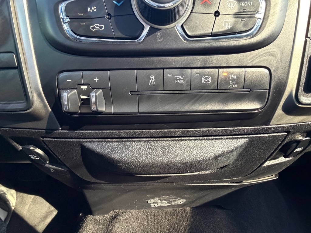 RAM 2500 SLT Crew Cab SWB 4WD 2016