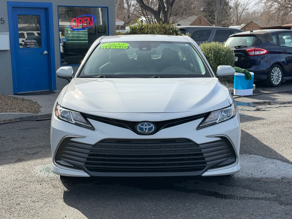 Toyota Camry Hybrid LE 2022