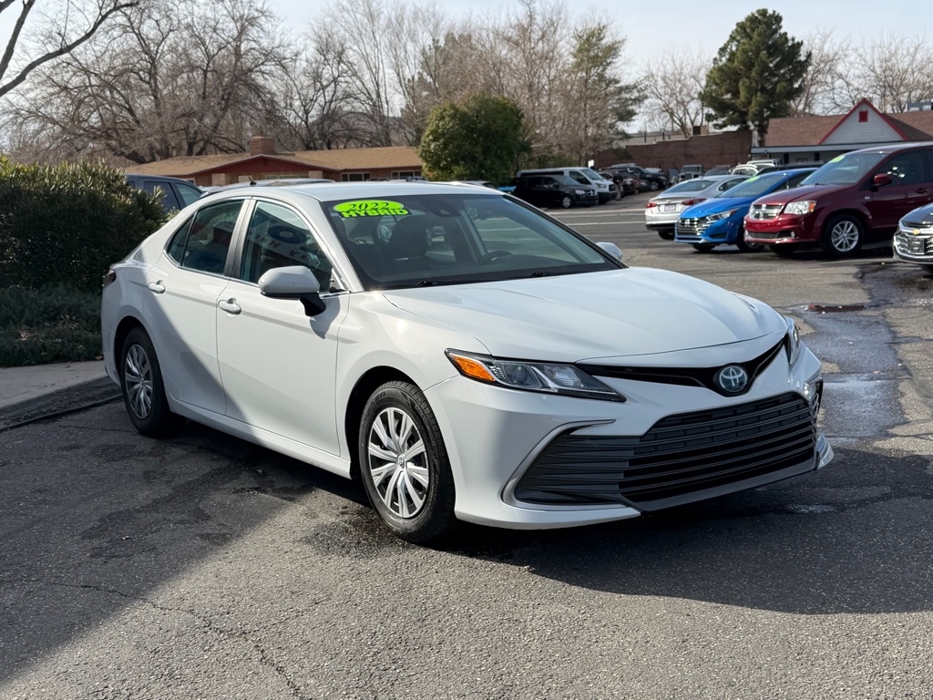 Toyota Camry Hybrid LE 2022