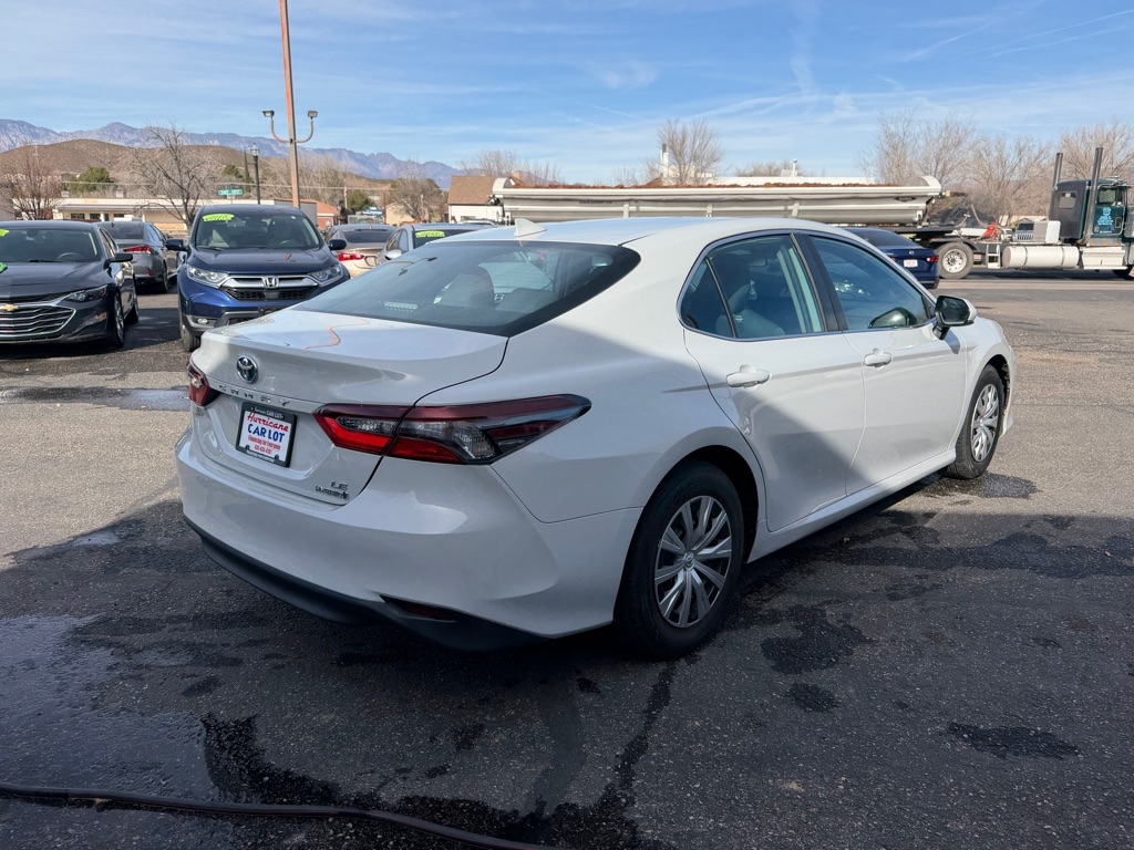 Toyota Camry Hybrid LE 2022