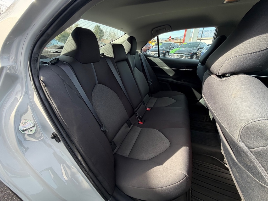 Toyota Camry Hybrid LE 2022