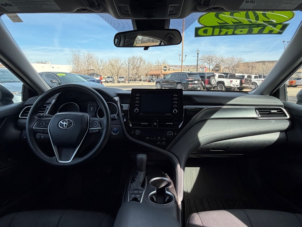 Toyota Camry Hybrid LE 2022
