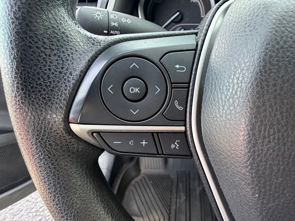 Toyota Camry Hybrid LE 2022