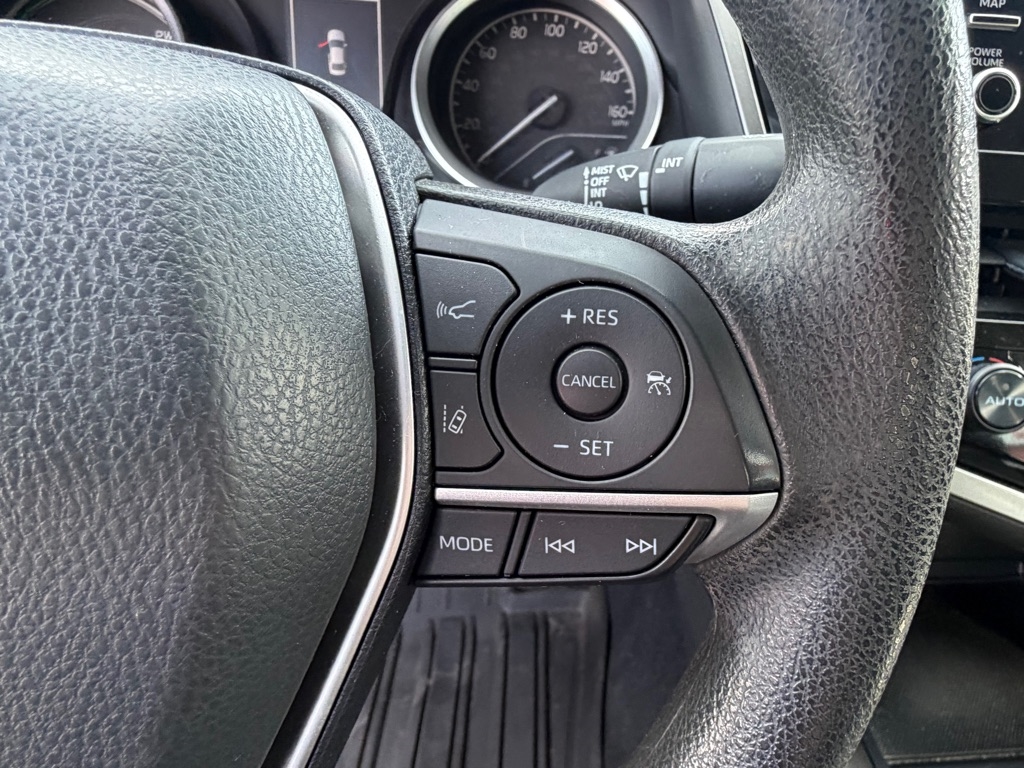 Toyota Camry Hybrid LE 2022