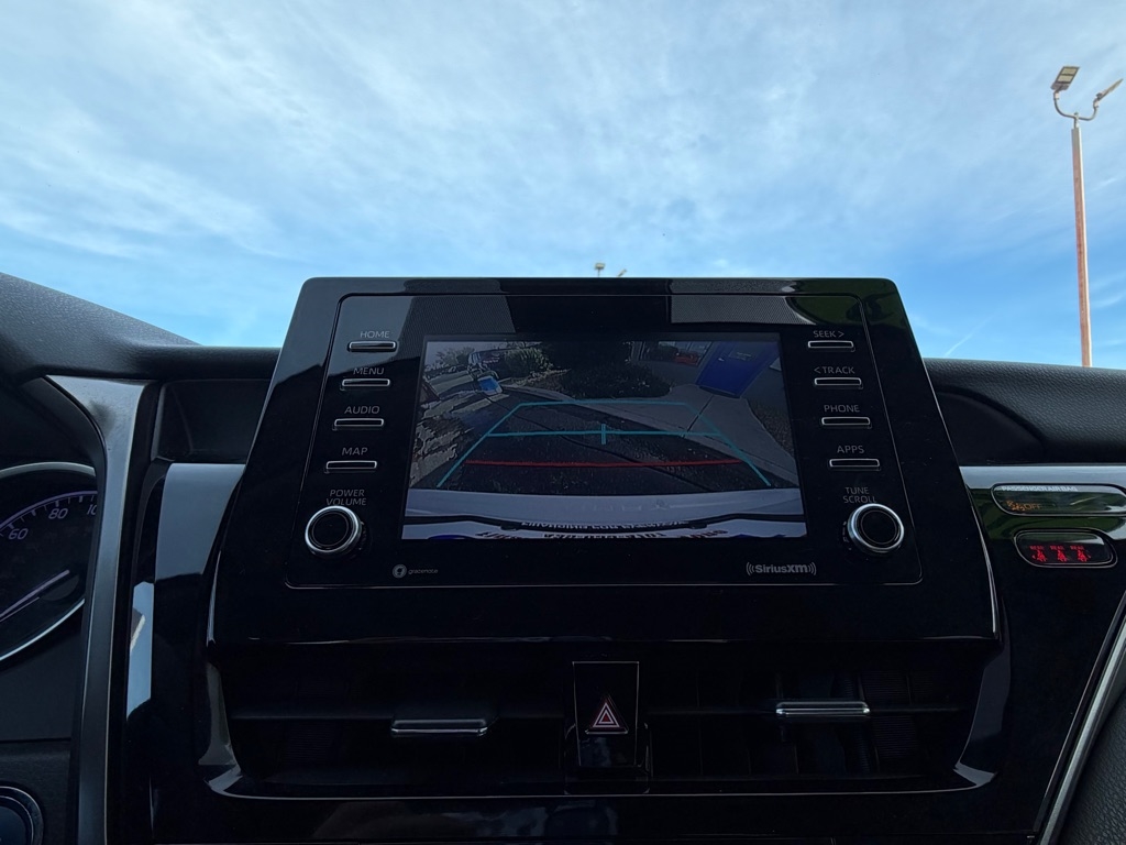 Toyota Camry Hybrid LE 2022