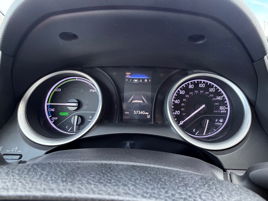 Toyota Camry Hybrid LE 2022