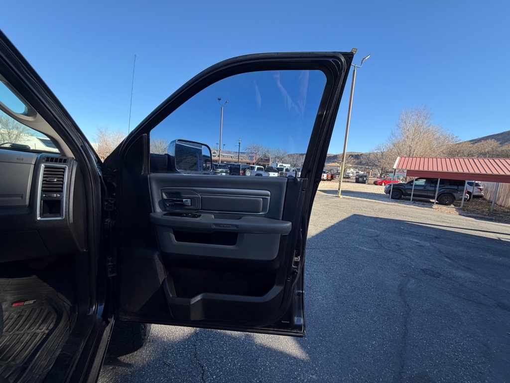 RAM 2500 SLT Crew Cab SWB 4WD 2014