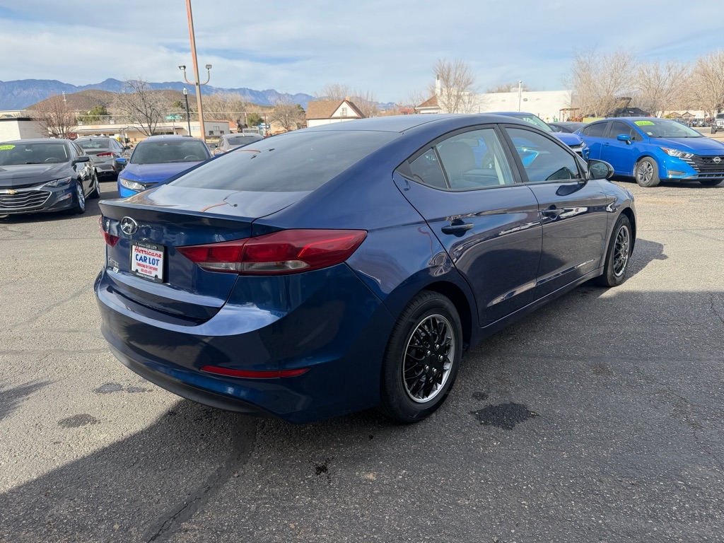 Hyundai Elantra SE 6AT 2018