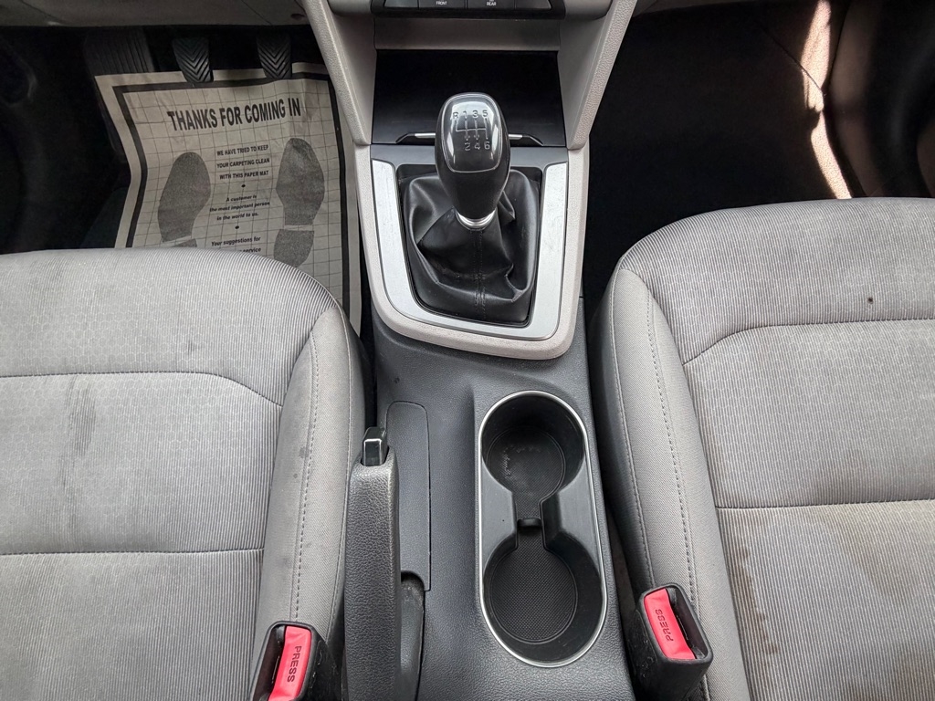 Hyundai Elantra SE 6AT 2018