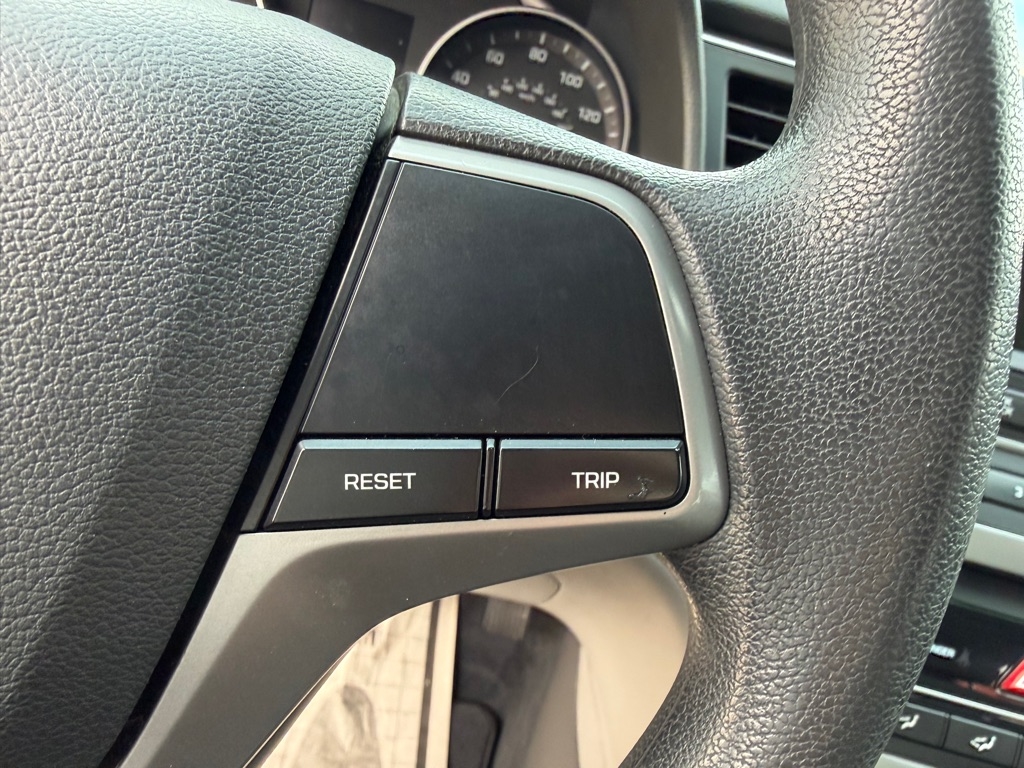 Hyundai Elantra SE 6AT 2018