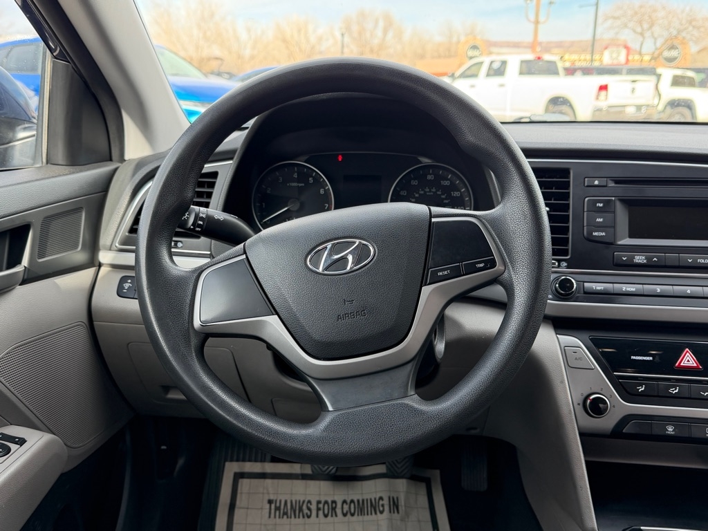 Hyundai Elantra SE 6AT 2018