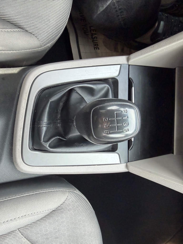 Hyundai Elantra SE 6AT 2018