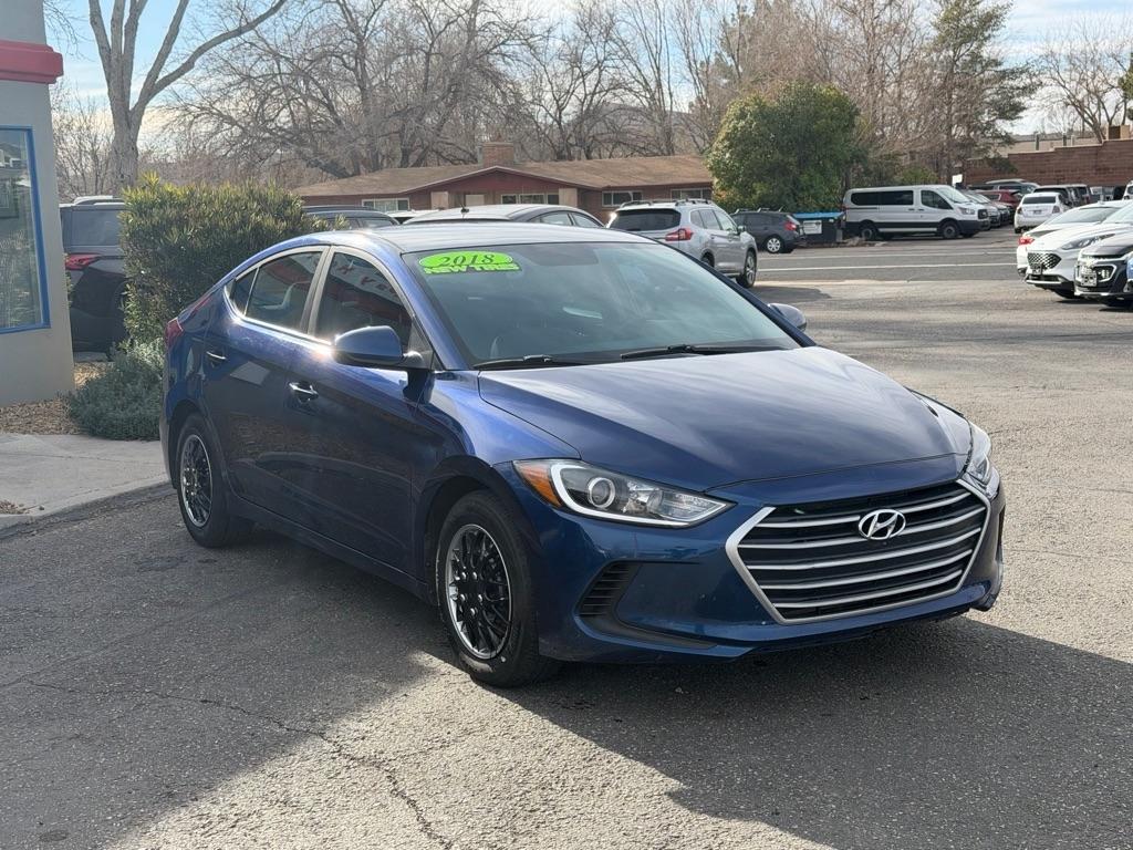 Hyundai Elantra SE 6AT 2018
