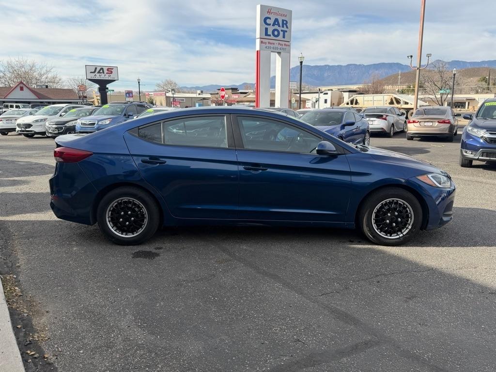 Hyundai Elantra SE 6AT 2018