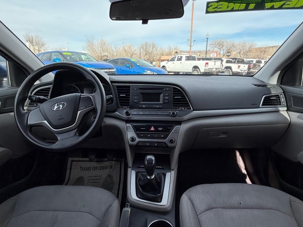 Hyundai Elantra SE 6AT 2018