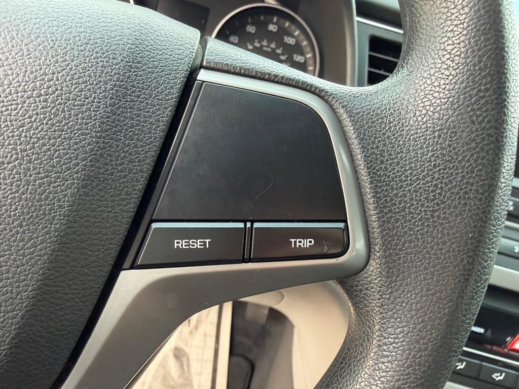 Hyundai Elantra SE 6AT 2018