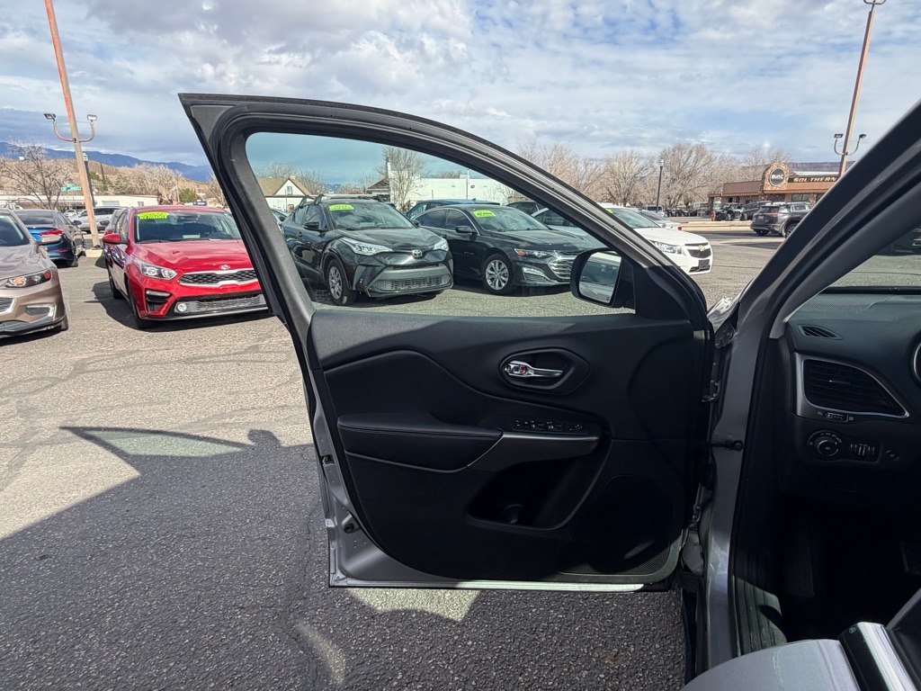 Jeep Cherokee Latitude Plus FWD 2020