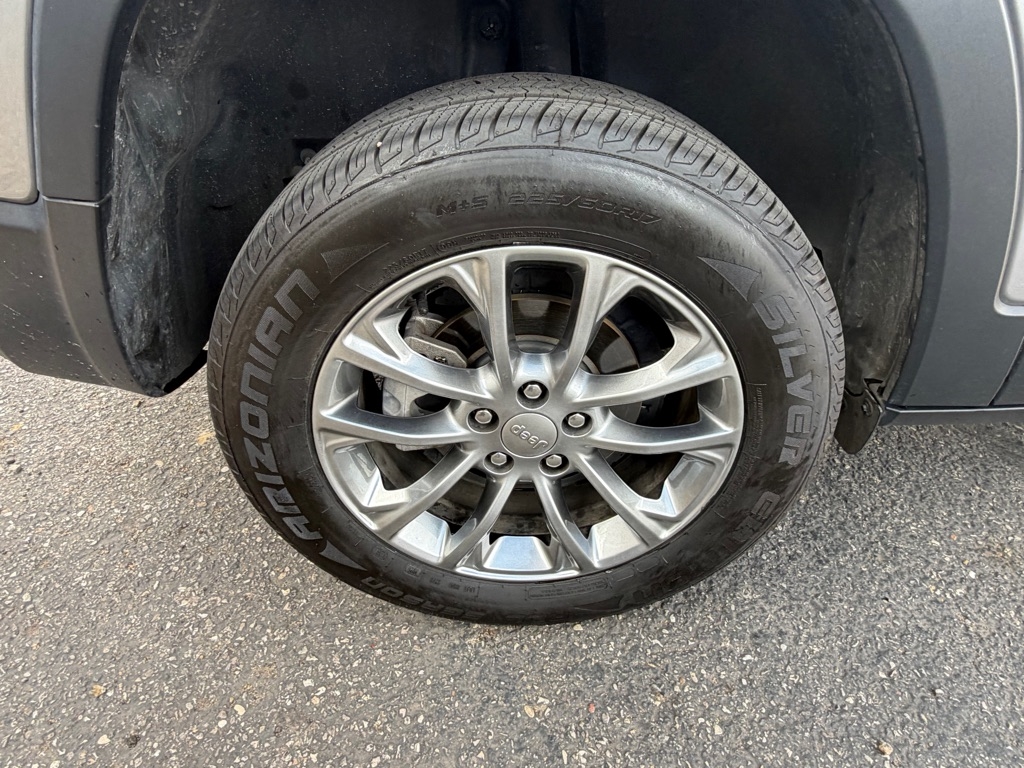 Jeep Cherokee Latitude Plus FWD 2020