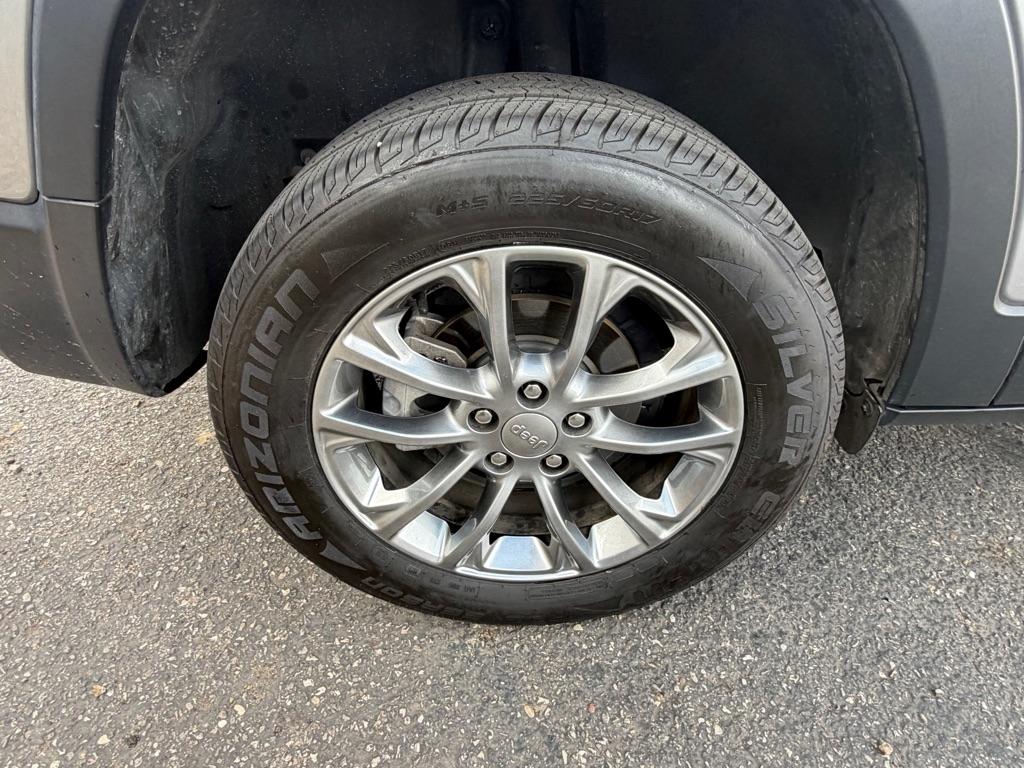 Jeep Cherokee Latitude Plus FWD 2020