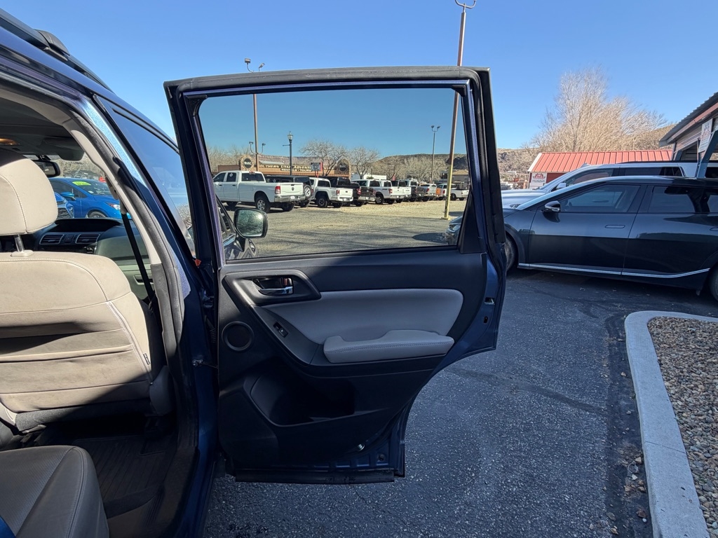 Subaru Forester 2.5i Touring 2016