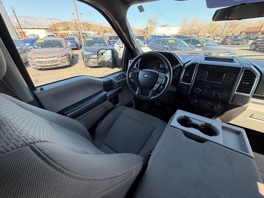 Ford F-150 XL SuperCrew 5.5-ft. Bed 4WD 2016