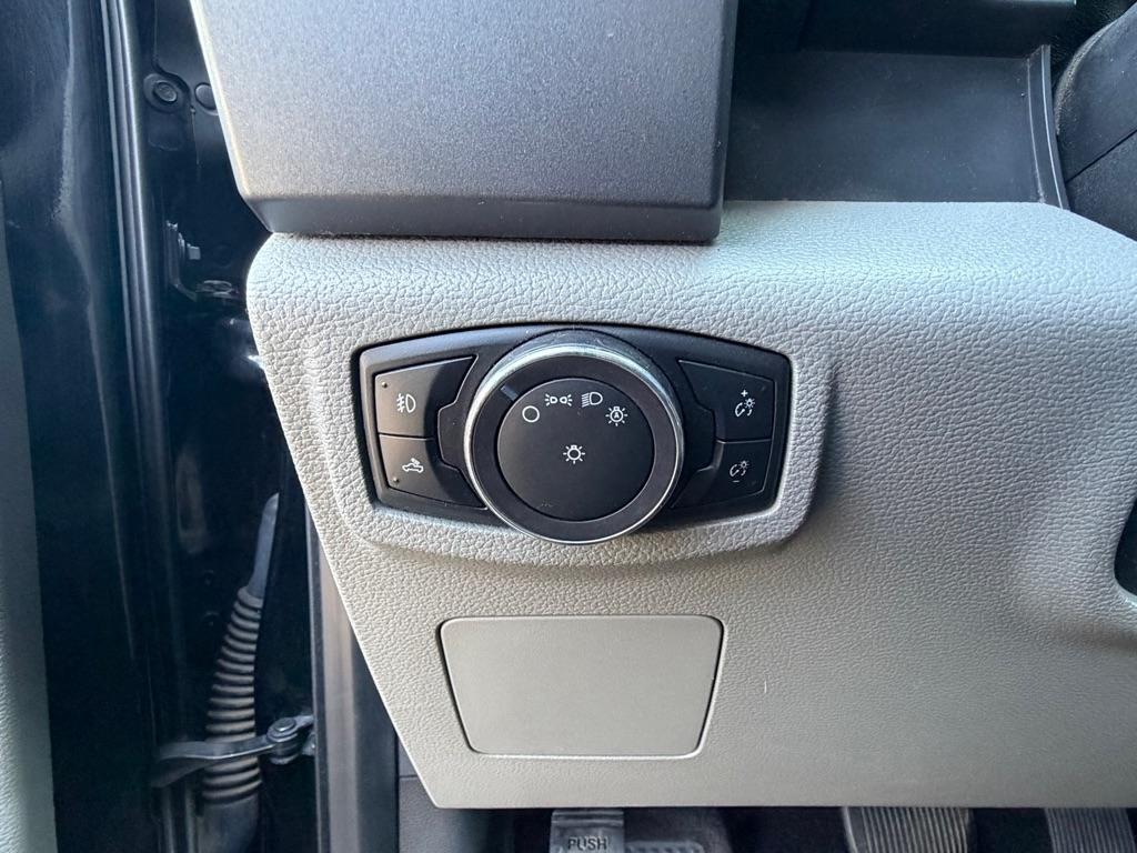 Ford F-150 XL SuperCrew 5.5-ft. Bed 4WD 2016