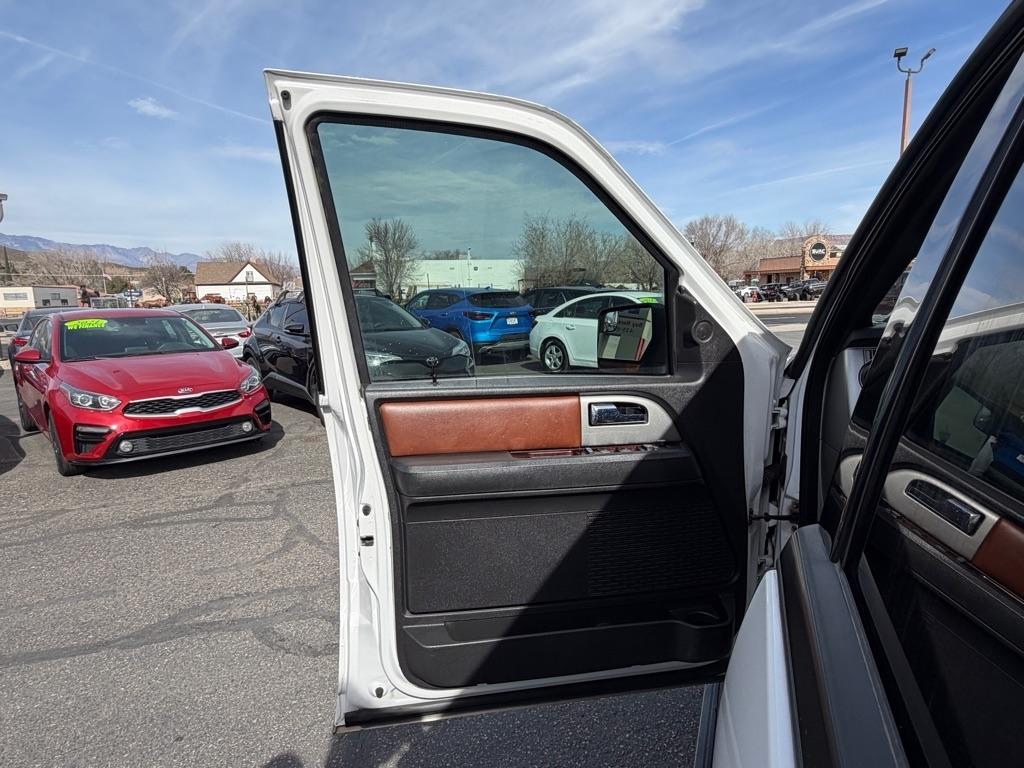 Ford Expedition EL XLT 2WD 2012