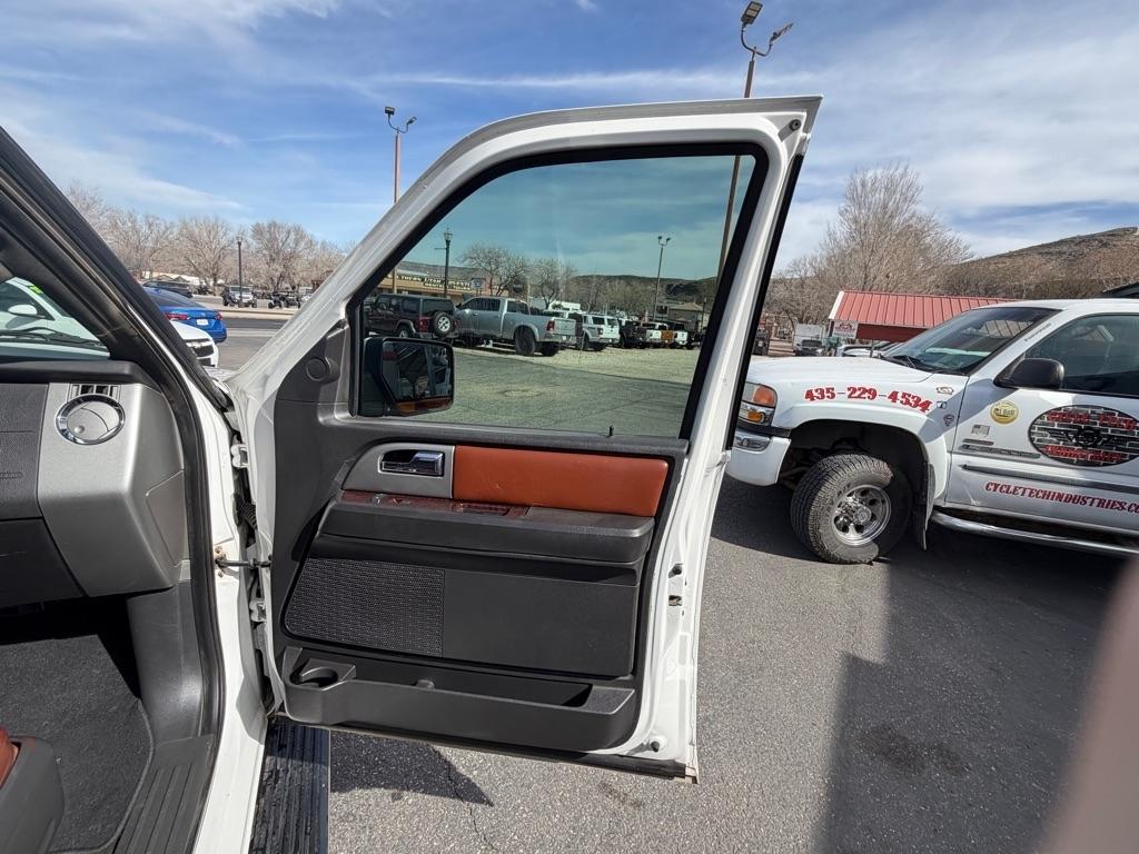 Ford Expedition EL XLT 2WD 2012