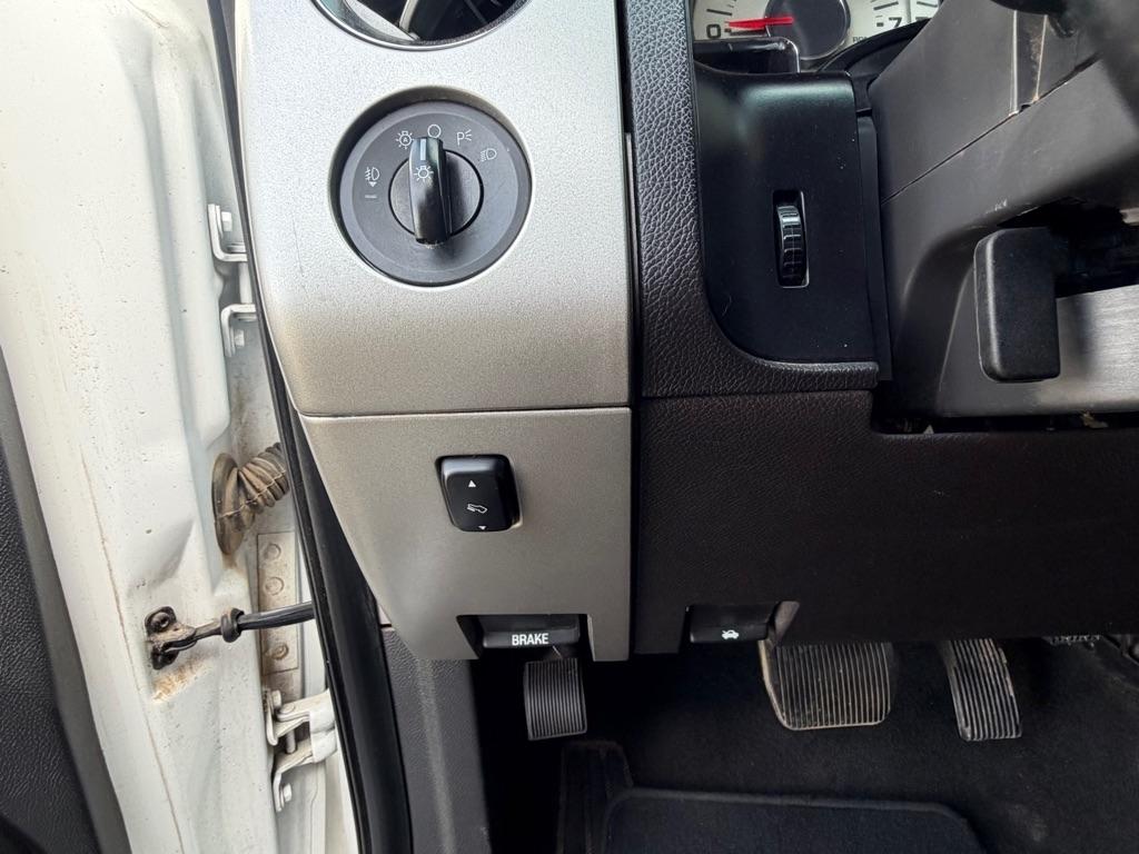 Ford Expedition EL XLT 2WD 2012