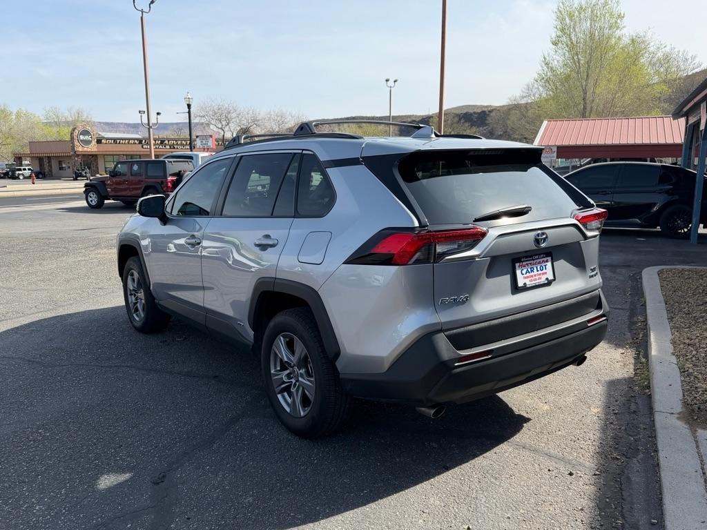 Toyota RAV4 Hybrid XLE 2024
