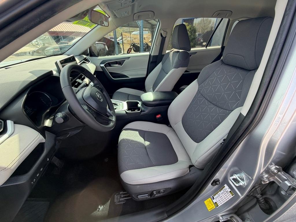 Toyota RAV4 Hybrid XLE 2024