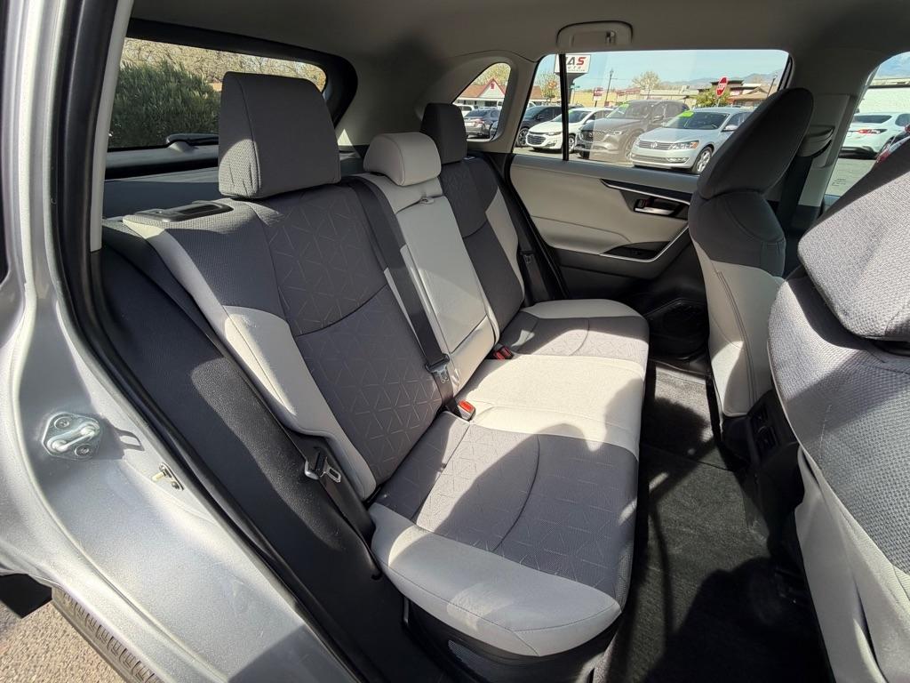 Toyota RAV4 Hybrid XLE 2024