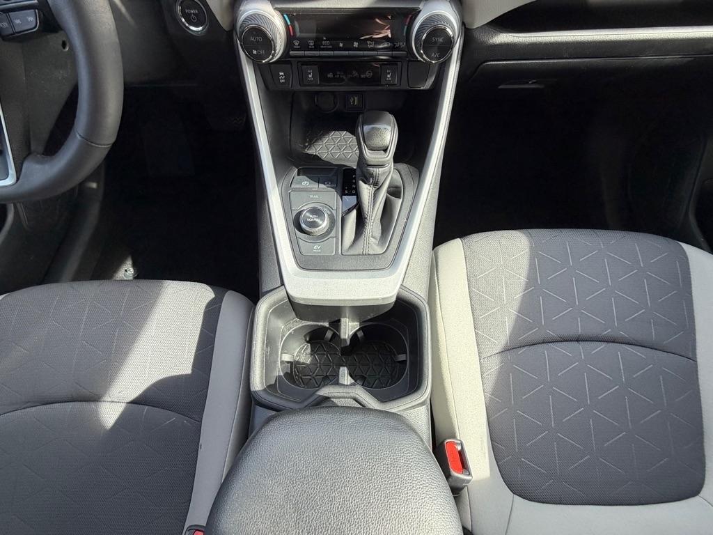 Toyota RAV4 Hybrid XLE 2024