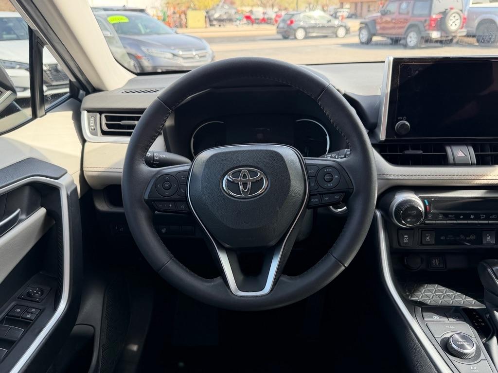 Toyota RAV4 Hybrid XLE 2024
