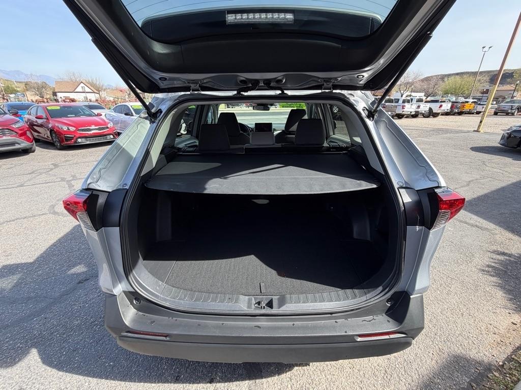 Toyota RAV4 Hybrid XLE 2024