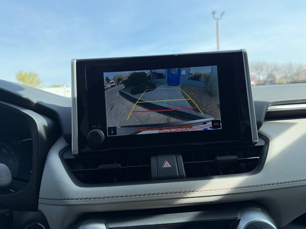 Toyota RAV4 Hybrid XLE 2024