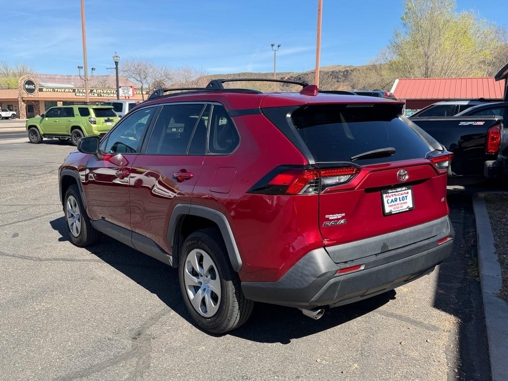 Toyota RAV4 LE 2021