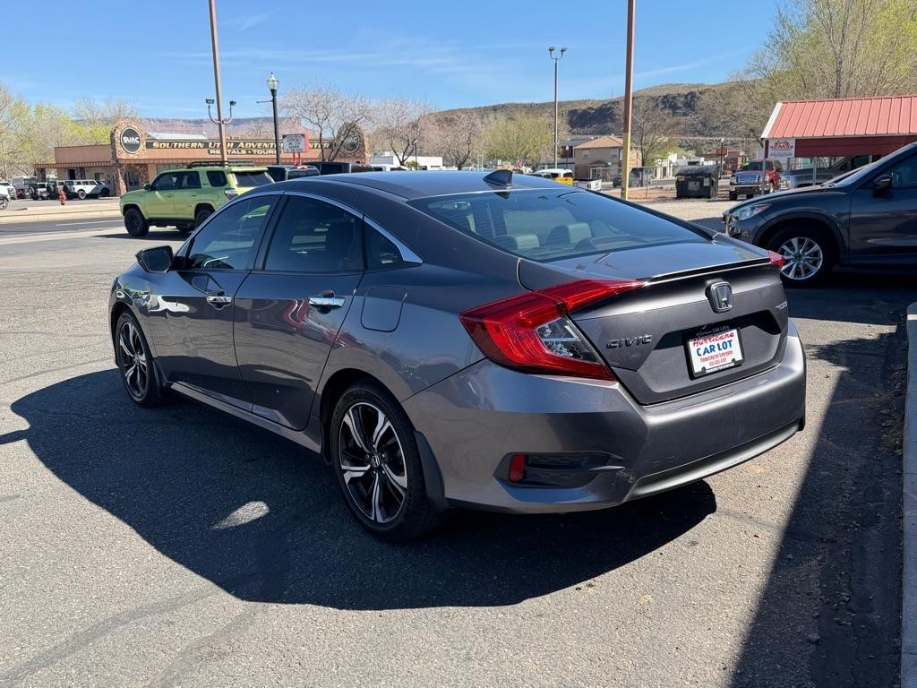 Honda Civic Touring Sedan CVT 2016