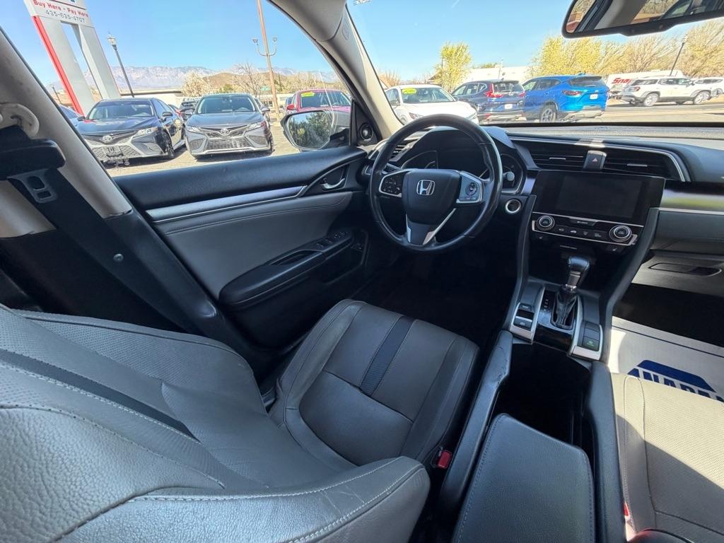 Honda Civic Touring Sedan CVT 2016